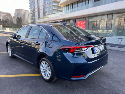 Toyota Corolla 1.8 Hybrid 2025 – Hem Ekonomik Hem Güçlü Hibrit Sürüş