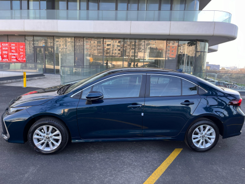 Toyota Corolla 1.8 Hybrid 2025 – Hem Ekonomik Hem Güçlü Hibrit Sürüş