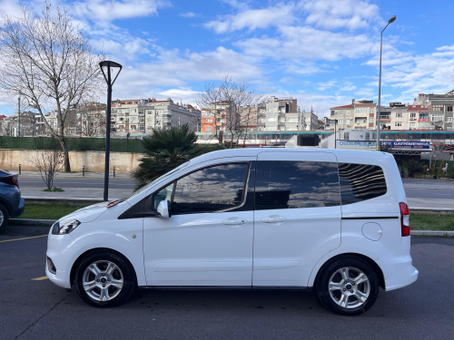 Ford Tourneo Courier Manuel – Şehir İçi ve Uzun Yolda Üstün Performans